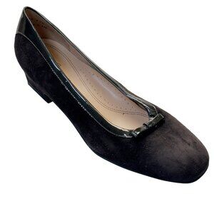 TROTTERS Brown Suede Patent Leather Trim Low Heels Women’s Shoes Size 7
